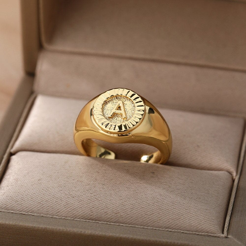 Vintage Stainless Steel Gold Circle Coin Letter Rings For Women Minimalist Letter Alphabet Signet Ring